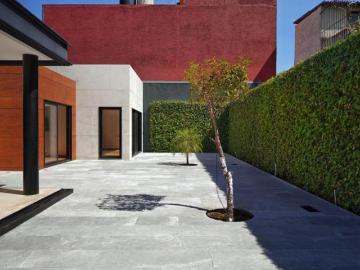 Casa en venta en Col Del Carmen, Coyoacán 631 m² de terreno, una planta, dos áreas independientes