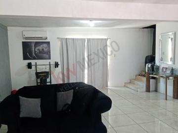 Casa en venta en col. Division del norte