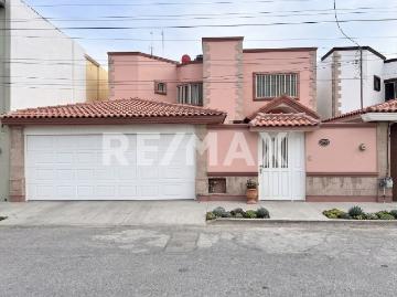 CASA EN VENTA EN COL. ESTRELLA