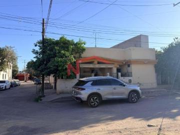 CASA EN VENTA EN COL. MIRASOLES