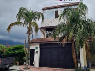 CASA EN VENTA EN COL. REAL DE CUMBRES, Monterrey N.L