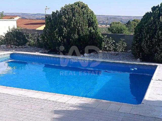 Casa en venta en Colmenar de Oreja. Casas Colmenar de.
