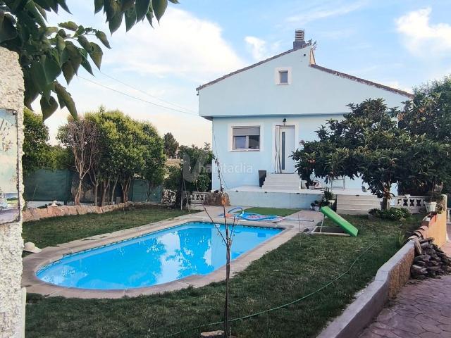 Casa en venta en Colmenar de Oreja. Casas Colmenar de.