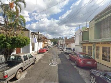 CASA EN VENTA EN COLONIA VENTURA PUENTE A 10 MIN DEL CENTRO, A MITAD DE SU VALOR COMERCIAL