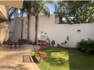Casa en venta en Colonial de la Sierra, San Pedro Garza García, Nuevo León