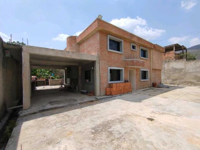 CASA EN VENTA EN COLINAS DE GUATAPARO MP 8370340