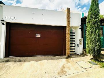 CASA EN VENTA EN COLINAS DEL BOSQUE