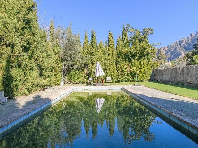 Casa en venta en Collbató, de 304 m² 3 habitaciones por 550.000