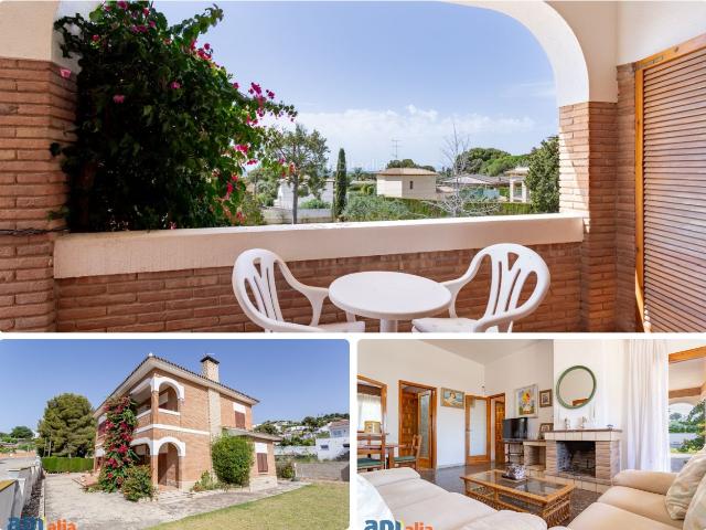Casa en venta en Coma ruga, Els Masos Els Garrofers Costa Dorada. CASA A 4 VIENTOS EN VENTA EN COMARRUGA EL VENDRELL. Casas.