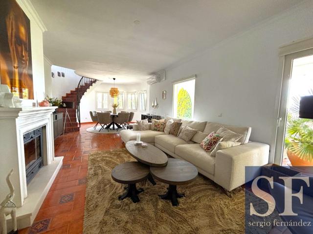 Casa en venta en Cómpeta. Casas.