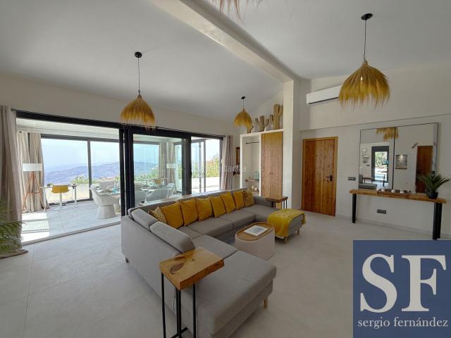 Casa en venta en Cómpeta. Casas.