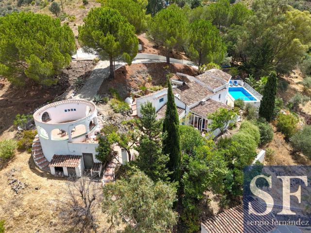 Casa en venta en Cómpeta. Casas.