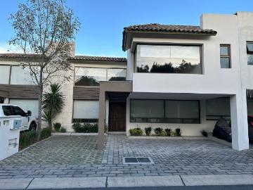 Casa en Venta en Comunidad Cerrada en Calimaya, México Cerca de Metepec