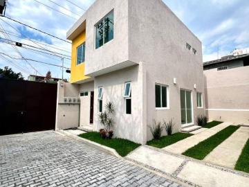 Casa en venta en condominio cerca de Averanda