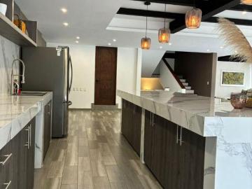 CASA EN VENTA EN CONDOMINIO AVANDARO, VALLE DE BRAVO