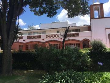 Casa en venta en condominio en Lomas de Tarango