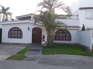 CASA EN VENTA EN CONDOMINIO FRENTE AL MUSEO DE ORO Y COLEGIO SAN JOSE