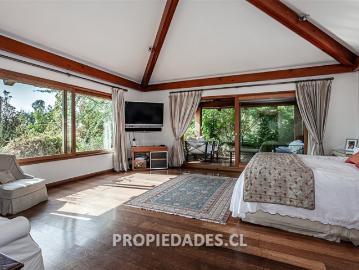 Casa en Venta en Condominio Mirador San Damián / San Carlos Apoquindo con cancha de Tenis Privada