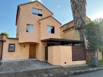 Casa en Venta en Condominio Solar de Huechuraba II portal Goya