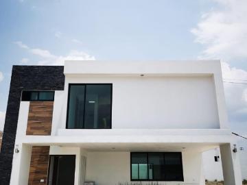 CASA EN VENTA EN CONDOMINIO ROMA MODELO MARIA, MEXICALTZINGO