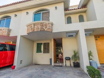 CASA EN VENTA EN CONDOMINIO VILLA TULES A UN COSTADO DE BUGAMBILIAS Y PERIFÉRIC
