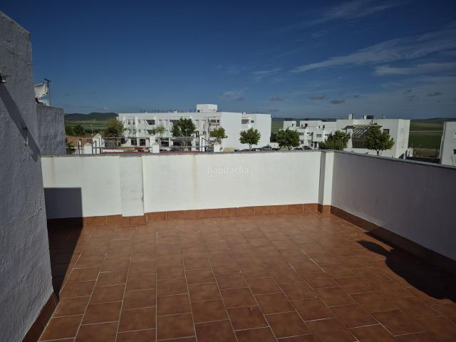 Casa en venta en Conil de la Frontera, Conil. Casa de 3 plantas con garaje y azotea con vistas al mar a solo 5 minutos de la playa en Conil. Casas Conil de la.