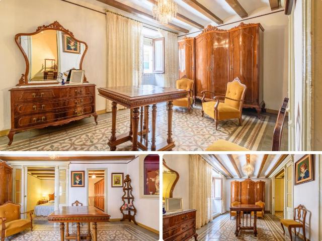 Casa en venta en Constantí. ¡Una casa de pueblo única en Constantí, con espacio para hacer realidad cualquier proyecto!. Casas.