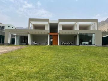 CASA EN LUJOSO CONDOMINIO LA QUEBRADA ETAPA I CIENEGUILLA