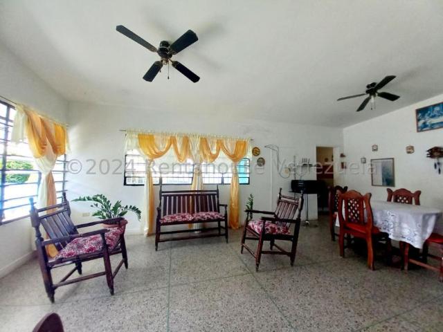 Casa en Venta en Coro Falcón 150 m2. 4 hab