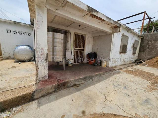 Casa en Venta en Coro Falcón 174 m2. 3 hab