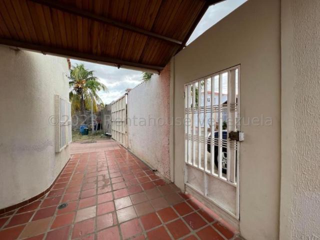 Casa en Venta en Coro Falcón 250 m2. 5 hab
