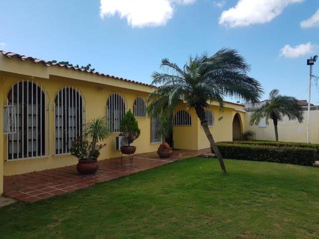 Casa en Venta en Coro Falcón 296 m2. 4 hab