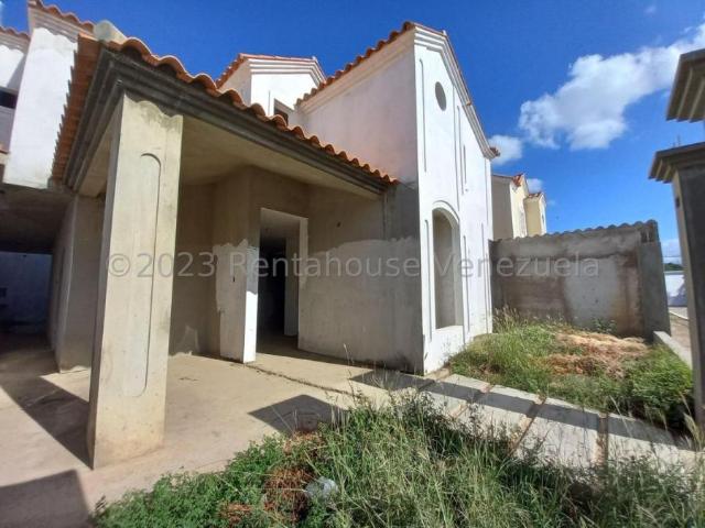 Casa en Venta en Coro Falcón 200 m2. 3 hab