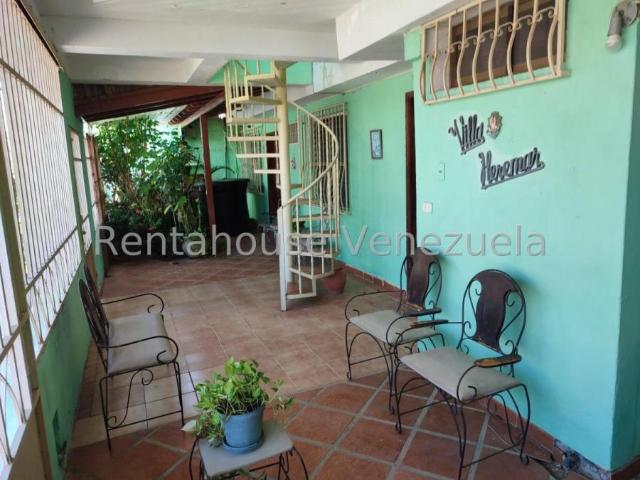 Casa en Venta en Coro Falcón 212 m2. 9 hab