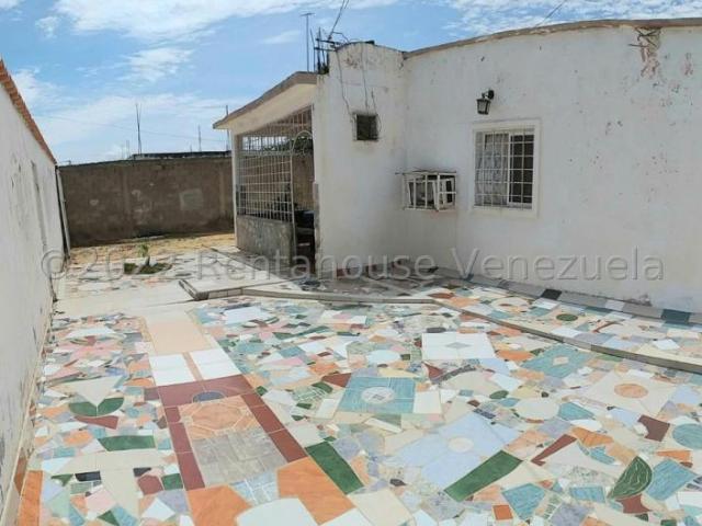 Casa en Venta en Coro Falcón 360 m2. 4 hab