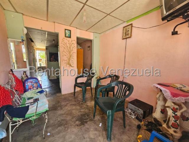 Casa en Venta en Coro Falcón 476 m2. 2 hab