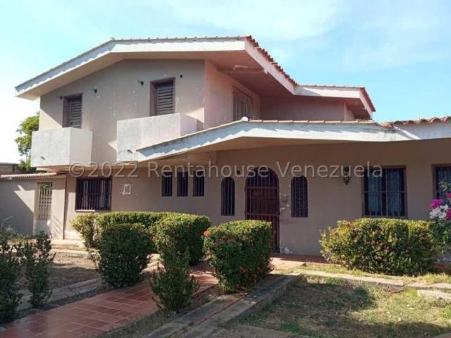 Casa en Venta en Coro Falcón 550 m2. 3 hab