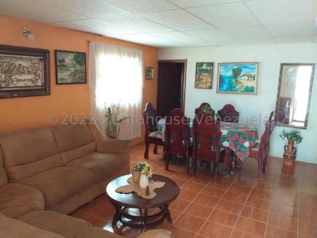 Casa en Venta en Coro San Antonio Falcón 360 m2. 4 hab
