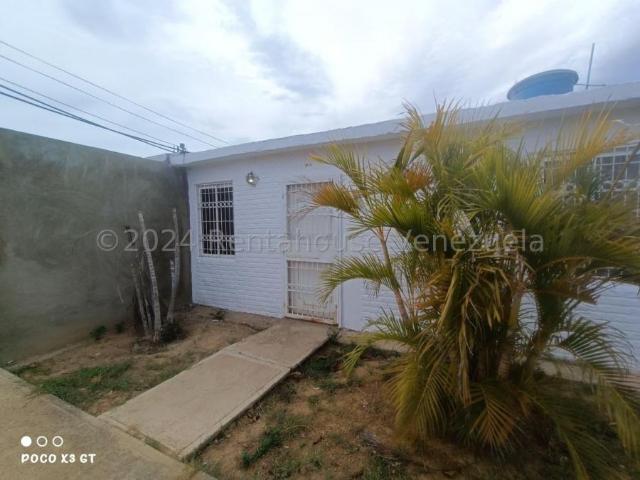 Casa en Venta en Coro San Antonio Falcón 61 m2. 3 hab