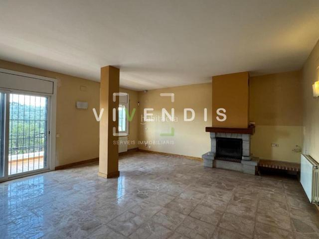 Casa en venta en Corbera de Llobregat. Bienvenido a tu próxima casa ideal! URB. CREU DE SUSSALBA. Casas Corbera de.