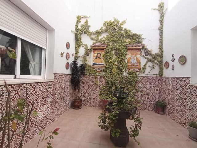 Casa en venta en Córdoba, Campo de la Verdad Miraflores. Casa en Campo de la Verdad zona baja en Córdoba Construcción 2008 con terraza. Casas.