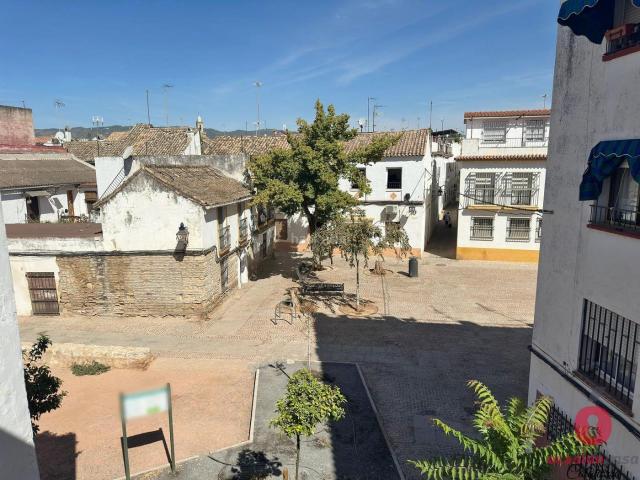 Casa en venta en Córdoba, Casco Histórico Ribera San Basilio. AMPLIA CASA CON GARAJE PARA REFORMAR EN ALFONSO XII. Casas.