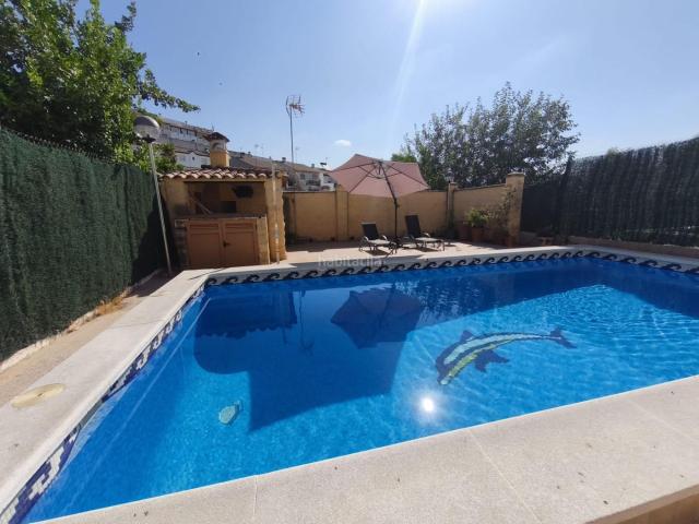 Casa en venta en Córdoba, Alcolea. Espectacular vivienda en Los Encinares de Alcolea amplitud, comodidad y un exterior para disfrutar todo el año. Casas.