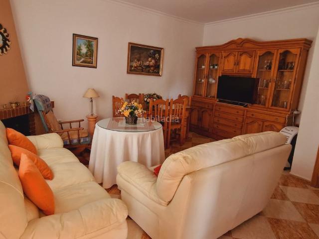 Casa en venta en Córdoba, El Higuerón. ? CHALET EN URBANIZACIÓN LA GORGOJA 1.800 m² DE PARCELA PARA DISFRUTAR TODO EL AÑO. Casas.
