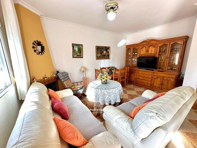 Casa en venta en Córdoba, El Higuerón. Bonita casa con piscina en Ctra Palma del Río a 5 minutos de Córdoba. Casas.