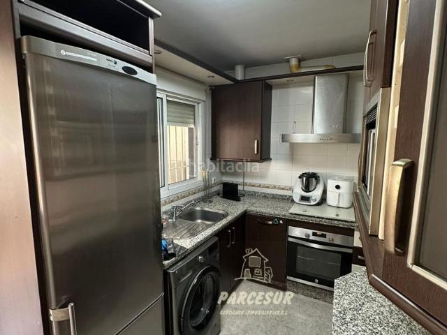 Casa en venta en Córdoba, El Higuerón. Oportunidad Única Casa de Dos Plantas en El Higuerón, Córdoba por solo 210,000. Casas.