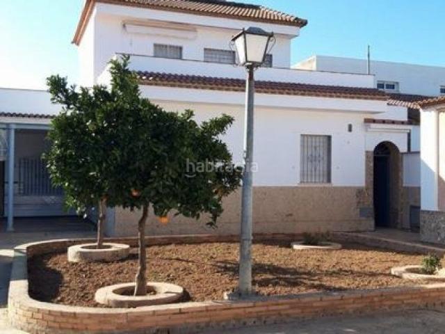 Casa en venta en Córdoba, El Higuerón. MAJANEQUE Solar de 850 m2 con casa de unos 200m2 Agua potable, luz, alcantarillado. Casas.