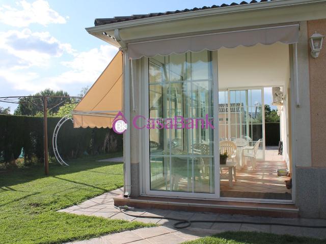 Casa en venta en Córdoba, El Higuerón. Ref. 28146 Zona Majaneque. NO HIPOTECABLE. Con certificado energetico en tramite. Preciosa casa REFORMADA Y AMUEBLADA en parcela. Casas.