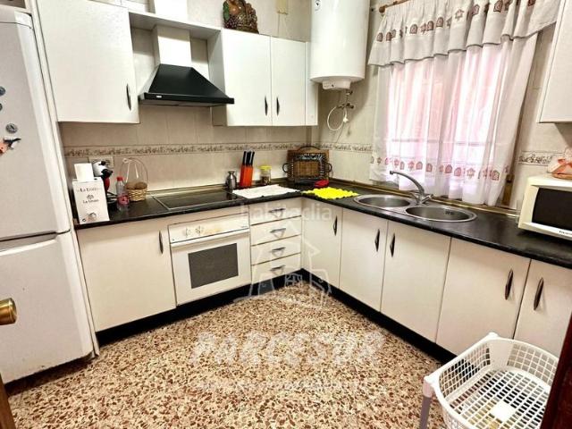 Casa en venta en Córdoba, El Higuerón. ZONA ALCAIDE Parcela de 1.500m2 con casa de 100m2 con un porche de 70m2. Casas.