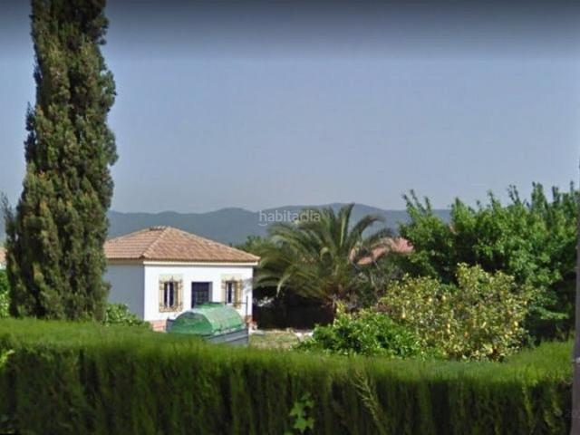 Casa en venta en Córdoba, El Higuerón. ZONA LA PERLA Parcela de 1.000m2 con setos. Tiene un salon campero de 30 m2. Casas.